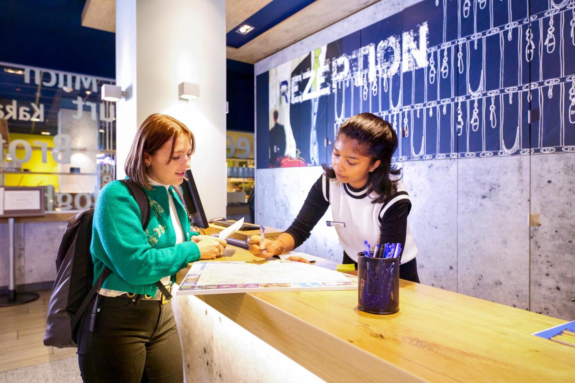Ibis Budget Berlin Potsdamer Platz Bagian luar foto